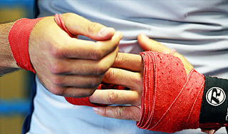 Чемпион Европы по боксу избил полицейского Чемпион Европы по боксу избил полицейского