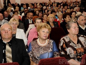Пенсионеры собрались на конференцию