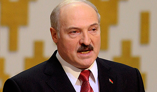 Лукашенко попросил Россию о защите Лукашенко попросил Россию о защите