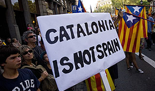 Каталония хочет уйти от Испании в ЕС Каталония хочет уйти от Испании в ЕС