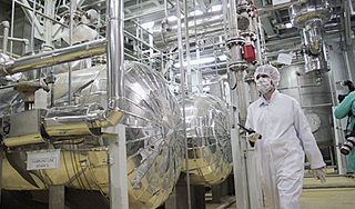 Иран винит Германию в "атомных" диверсиях Иран винит Германию в "атомных" диверсиях