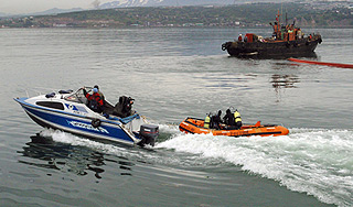 В Охотском море ищут пропавших людей В Охотском море ищут пропавших людей