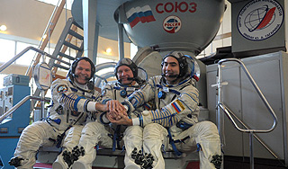 На МКС отправят космонавтов без опыта На МКС отправят космонавтов без опыта