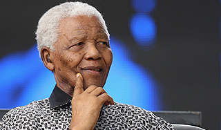 Pussy Riot оскорбили Нельсона Манделу Pussy Riot оскорбили Нельсона Манделу