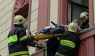 Преступник выпрыгнул с 5 этажа на допросе Преступник выпрыгнул с 5 этажа на допросе