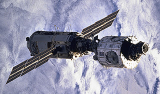 Космический грузовик отстыковался от МКС Космический грузовик отстыковался от МКС