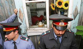 Женщина нашла в подвале у сожителя трупы Женщина нашла в подвале у сожителя трупы