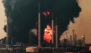 На заводе в Югре после взрыва сгорели люди На заводе в Югре после взрыва сгорели люди