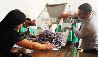 Оппозиция лидирует на выборах в Грузии Оппозиция лидирует на выборах в Грузии