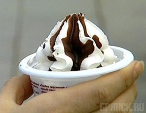 Продавщицу осудили за торговлю мороженым с бактериями