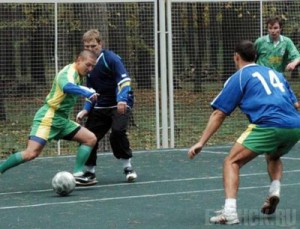 Футболисты-любители померяются силой
