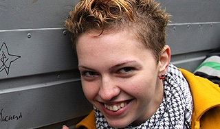 Украинку осудили за яичницу на Вечном огне Украинку осудили за яичницу на Вечном огне