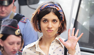 Толоконникова попросила не верить ее мужу Толоконникова попросила не верить ее мужу