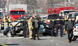 Десятки человек ранены в аварии 47 машин Десятки человек ранены в аварии 47 машин