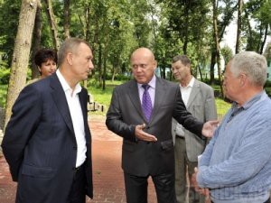 Глава Бежицкой администрации совершил попытку самоубийства? Денин и Машков. Фото: Росбалт