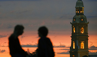 В Петербурге запретили стонать по ночам В Петербурге запретили стонать по ночам