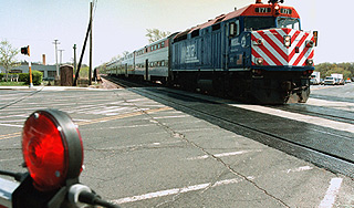 В Варшаве поезд столкнулся с грузовиком В Варшаве поезд столкнулся с грузовиком