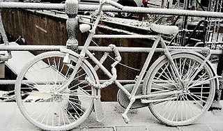 В Омске выпал цементный снег В Омске выпал цементный снег