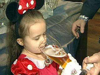 Девушка ответит за спаивание пятилетней дочери