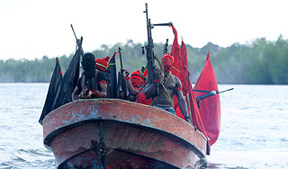 Шесть российских моряков похищены пиратами Шесть российских моряков похищены пиратами