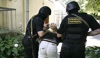 Беглых убийц поймали в заброшенном доме Беглых убийц поймали в заброшенном доме