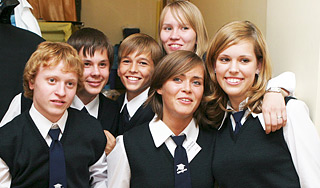 Россияне хотят вернуть школьную форму Россияне хотят вернуть школьную форму