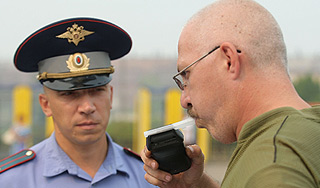 Пьяных водителей предложили заклеймить Пьяных водителей предложили заклеймить