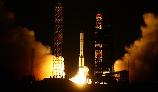 Аварийный "Бриз-М" взорвался в космосе Аварийный "Бриз-М" взорвался в космосе