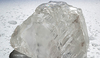 В России найден гигантский алмаз В России найден гигантский алмаз