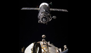 Обломки "Бриза-М" стали опасным "облаком" Обломки "Бриза-М" стали опасным "облаком"