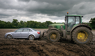 Тракториста – виновника ДТП взяли штурмом Тракториста – виновника ДТП взяли штурмом
