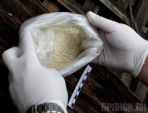 Пенсионерку и ее сына осудили за торговлю наркотиками