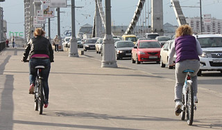 В автобусах появятся места для велосипедов В автобусах появятся места для велосипедов