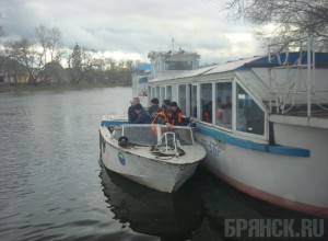Брянские спасатели провели учения на реке