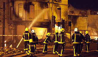Взрыв обрушил дома в Индианаполисе Взрыв обрушил дома в Индианаполисе