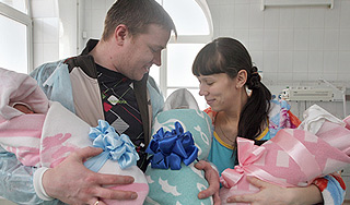 Путин запретил увольнять многодетных отцов Путин запретил увольнять многодетных отцов