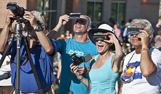 Австралия на две минуты погрузилась во тьму Австралия на две минуты погрузилась во тьму