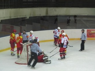 Хоккейный клуб «Брянск» проиграл на выезде Липецку lrnews.ru