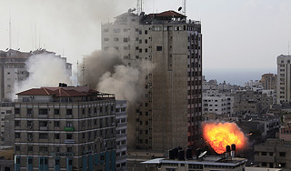 Израиль нанес ракетный удар по офису AFP Израиль нанес ракетный удар по офису AFP