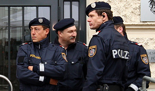 Хозяйка кафе прятала трупы мужей в подсобке Хозяйка кафе прятала трупы мужей в подсобке