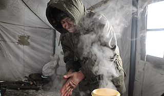 Пермские бомжи открыли школу выживания Пермские бомжи открыли школу выживания