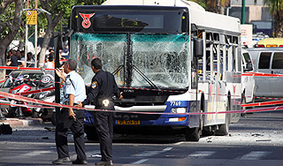 Задержаны подорвавшие автобус в Тель-Авиве Задержаны подорвавшие автобус в Тель-Авиве