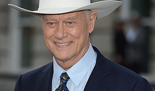 Звезда сериала "Даллас" умер от рака горла Звезда сериала "Даллас" умер от рака горла