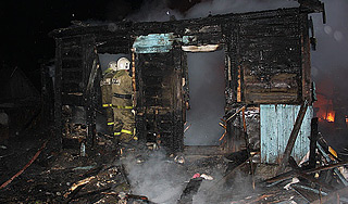 Мать спасла ребенка из горящего дома Мать спасла ребенка из горящего дома