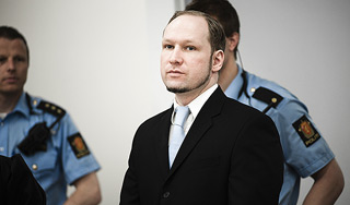 Показано полное видео теракта Брейвика Показано полное видео теракта Брейвика