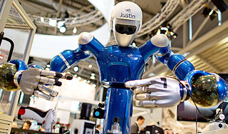 Роботы грозят существованию человечества Роботы грозят существованию человечества