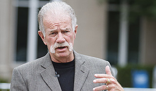 Пастора Терри Джонса приговорили к казни Пастора Терри Джонса приговорили к казни