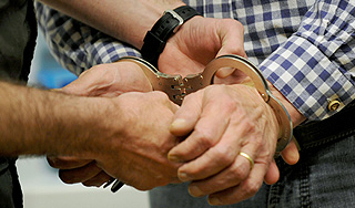 Врача подозревают в развращении 450 детей Врача подозревают в развращении 450 детей