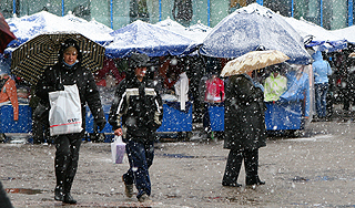 Москвичей ждут гололед и мокрый снег Москвичей ждут гололед и мокрый снег