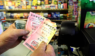 Счастливчики поделятся джекпотом с женами Счастливчики поделятся джекпотом с женами